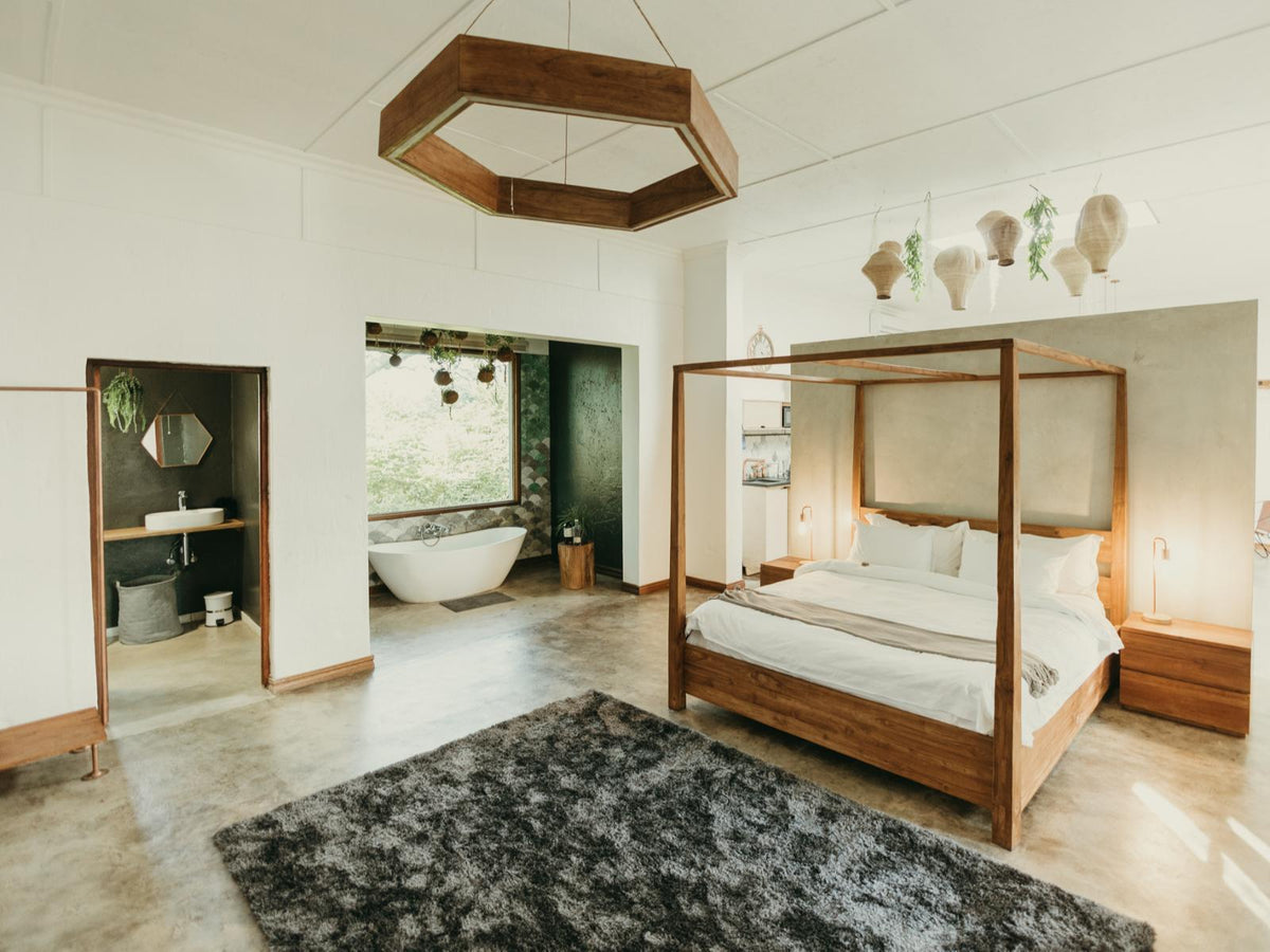 Room 7 (The Suite)