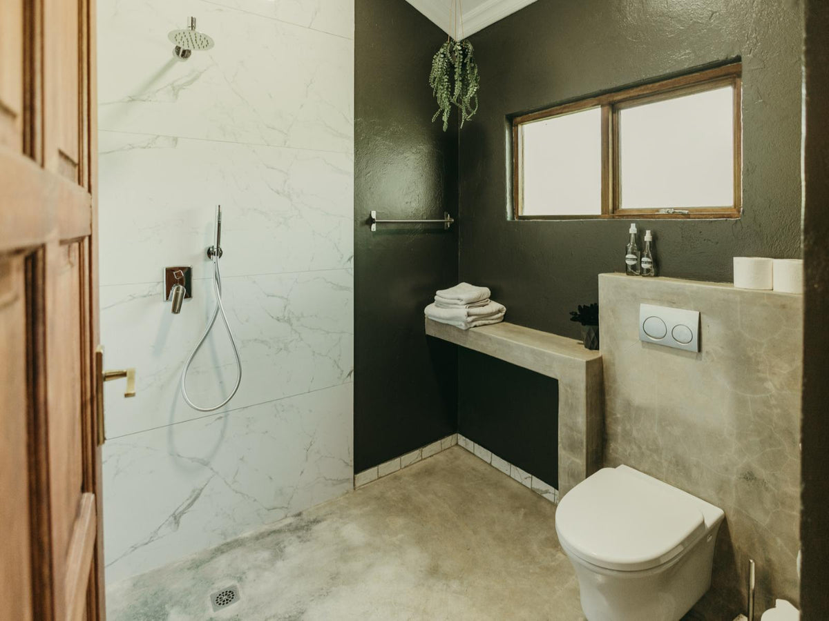 Room 7 (The Suite)